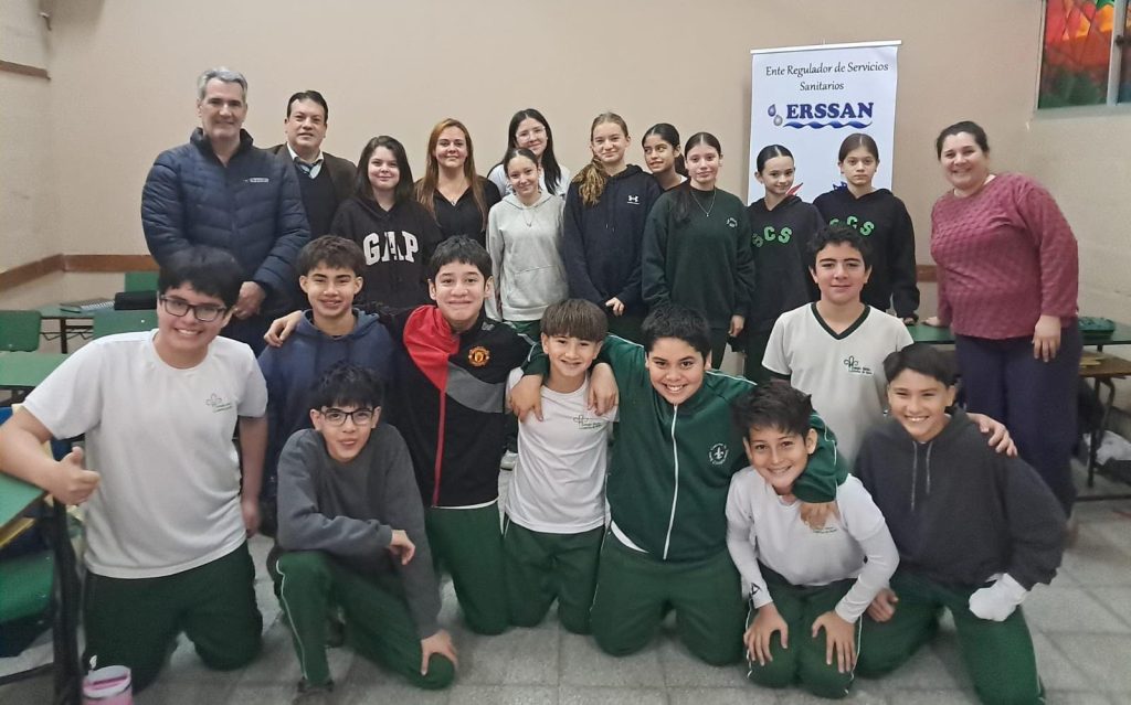 ERSSAN continúa realizando charla sobre el uso racional del agua.