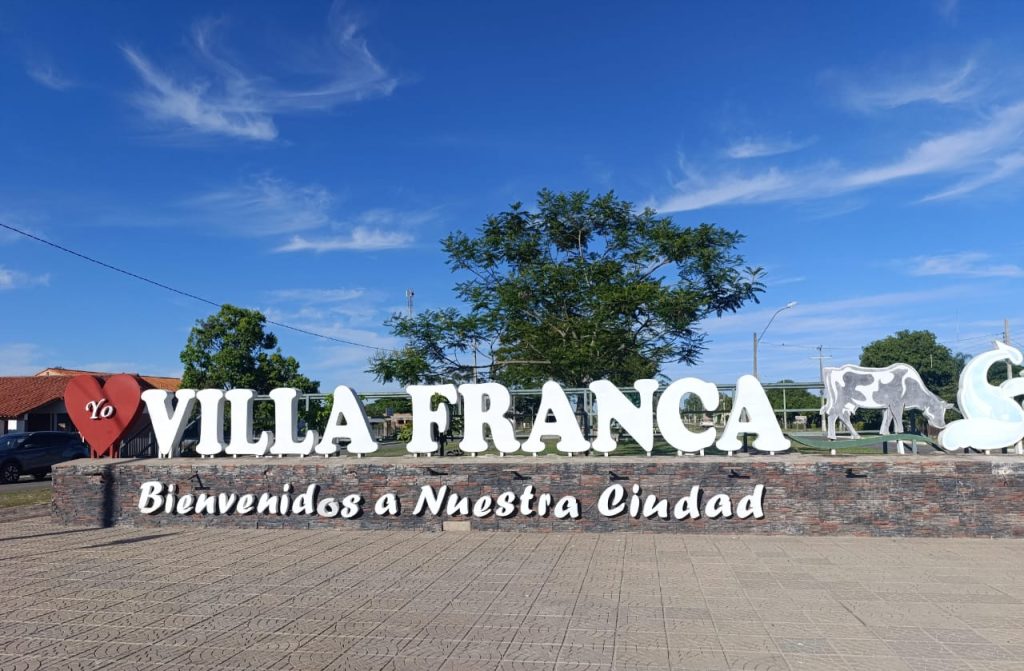 Jornada «Ciudad Mujer Móvil», en el local de USF.