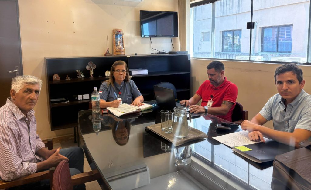 Audiencia de mediación en la sede institucional.