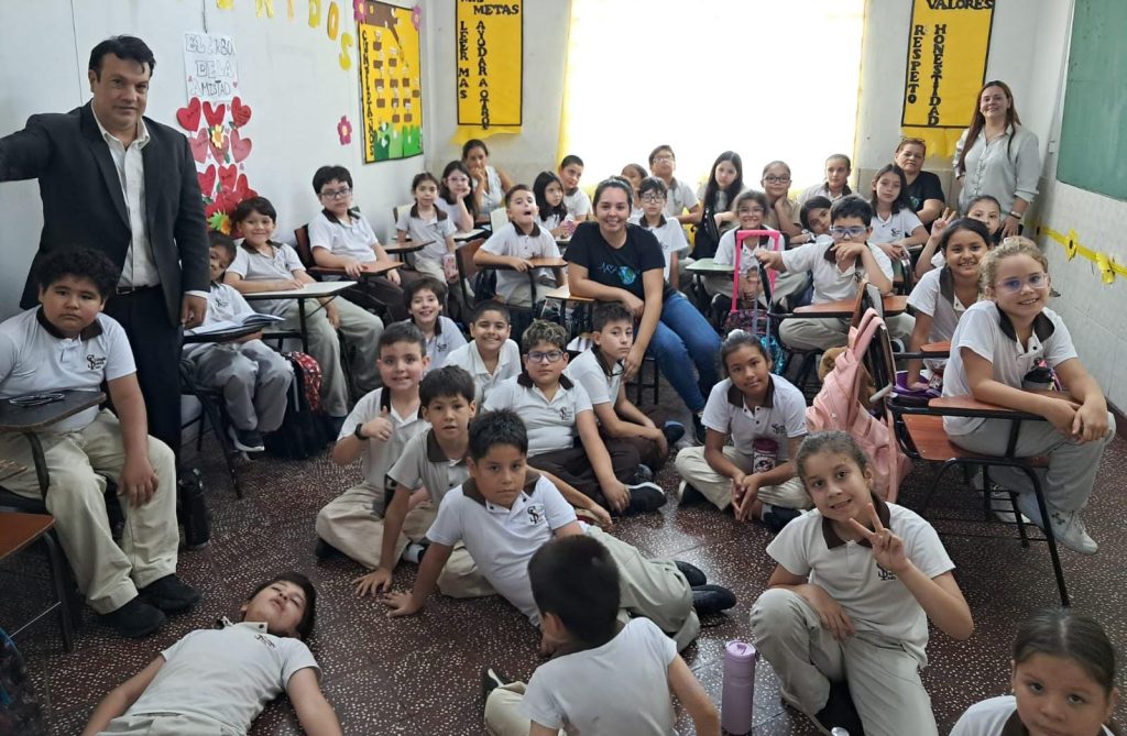 Charla Sobre El Uso Racional Del Agua en el Colegio Santa Inés