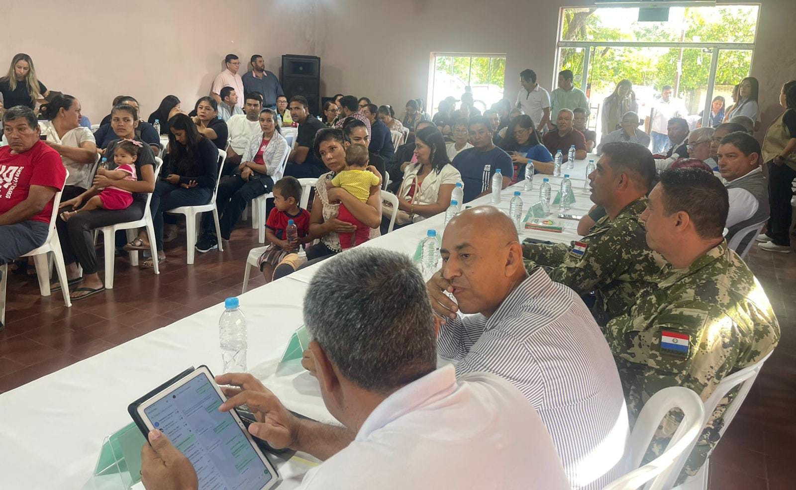 Presente En La Instalación De La Mesa De Protección Social En Puerto Antequera.